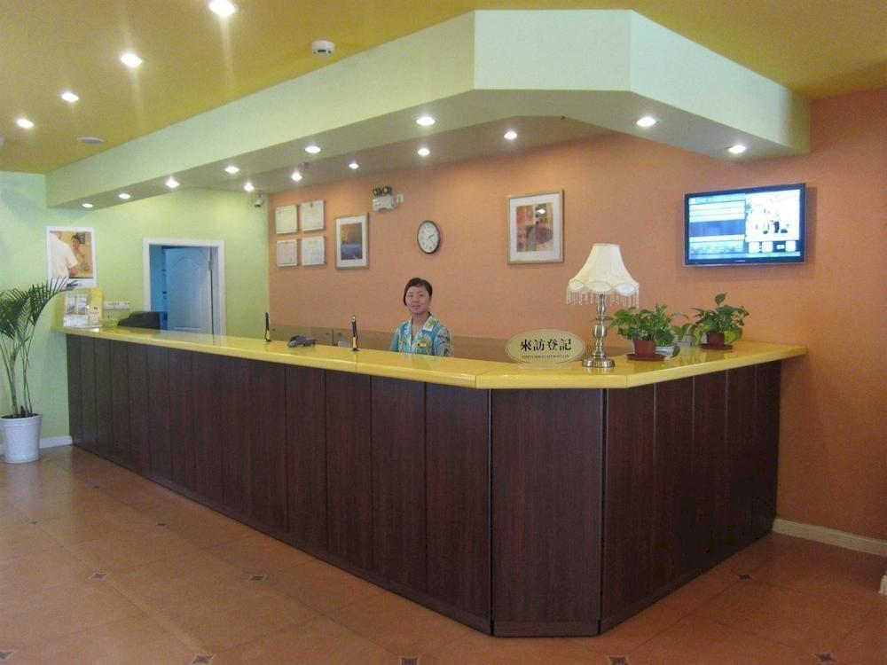 Home Inn Guangzhou Guangdong University Of Foreign Studies Baiyun Avenue Exterior foto